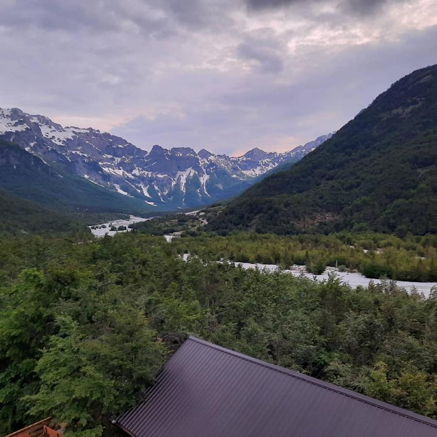 Hotel Margjeka فالبني المظهر الخارجي الصورة