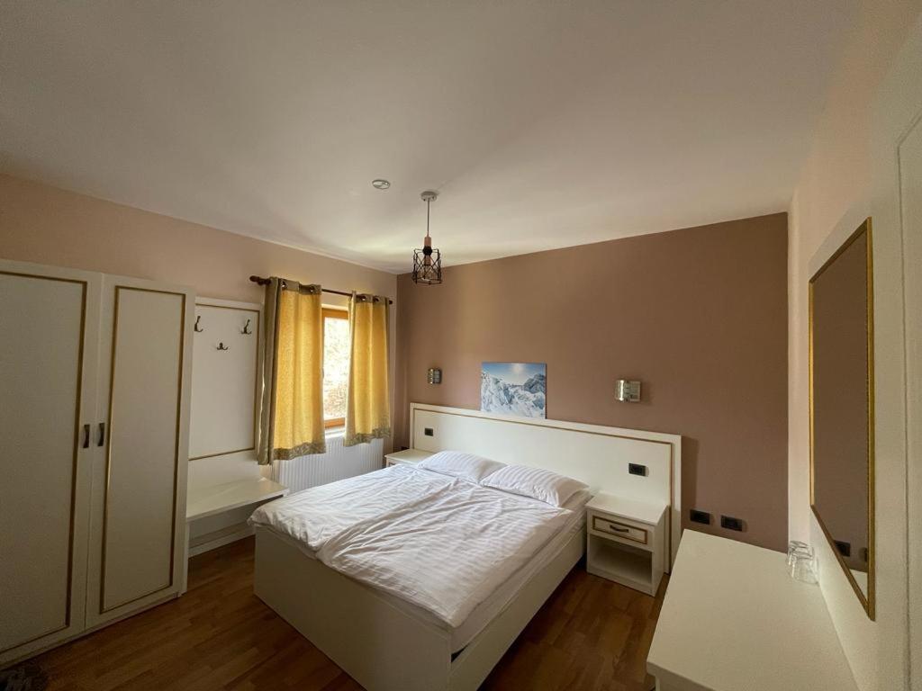 Hotel Margjeka فالبني المظهر الخارجي الصورة