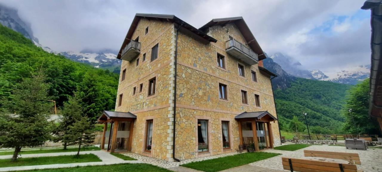 Hotel Margjeka فالبني المظهر الخارجي الصورة