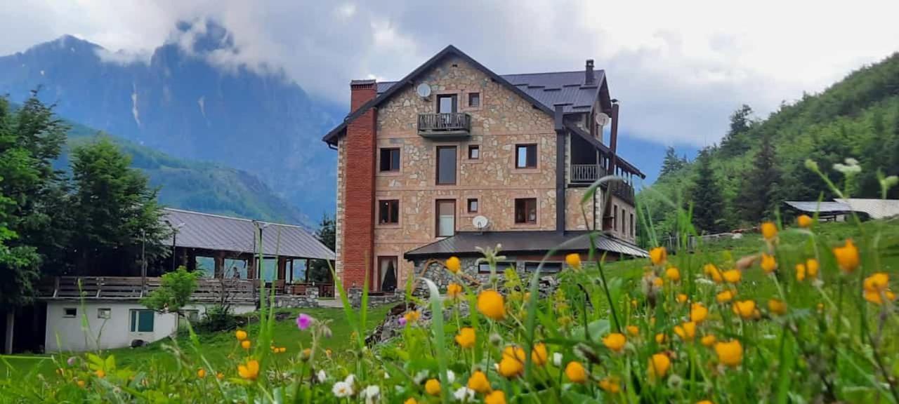 Hotel Margjeka فالبني المظهر الخارجي الصورة