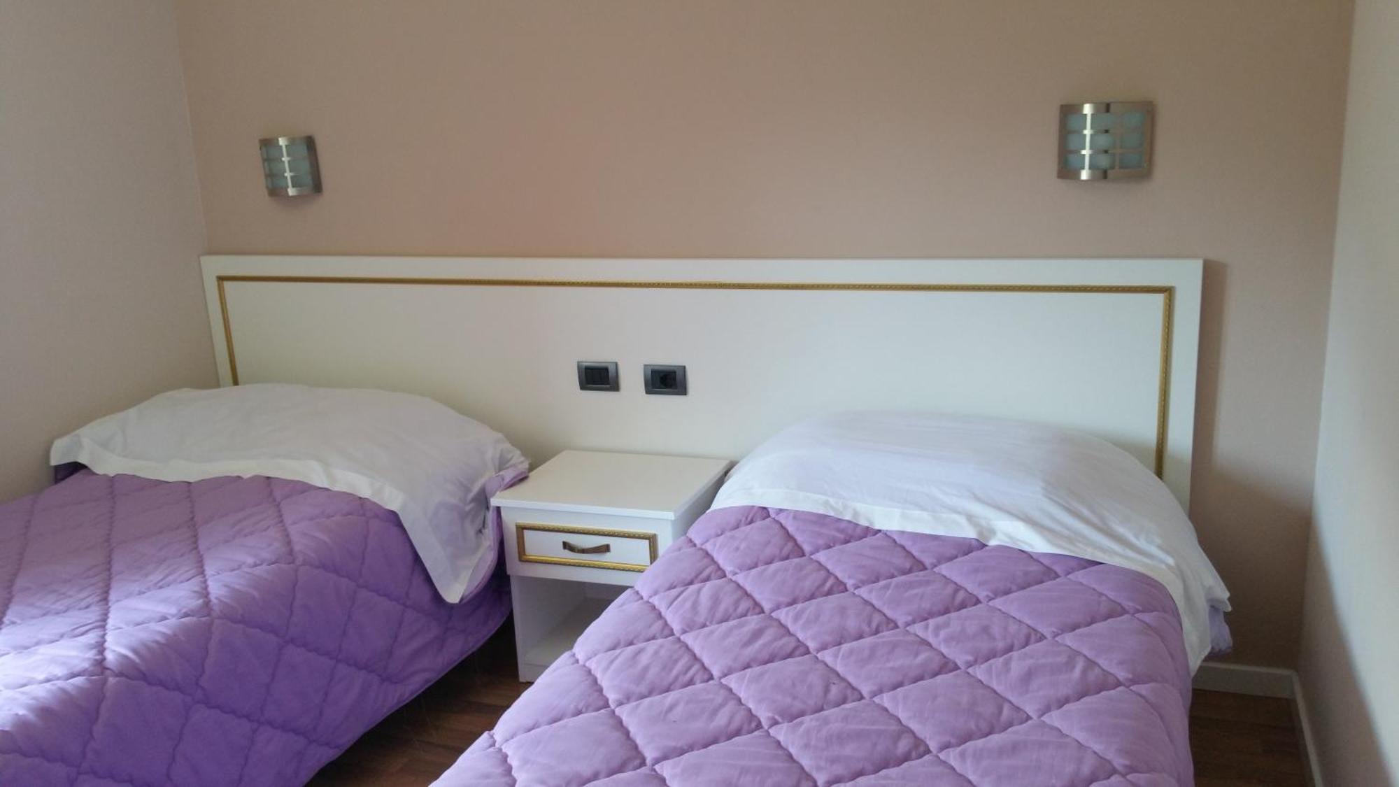 Hotel Margjeka فالبني الغرفة الصورة
