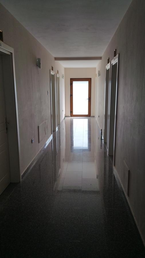 Hotel Margjeka فالبني المظهر الخارجي الصورة